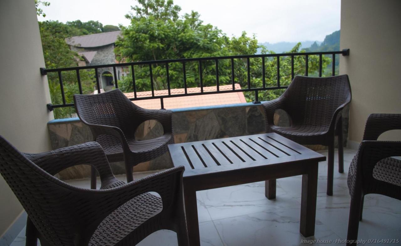 Ever Breeze Ella Hotel Экстерьер фото