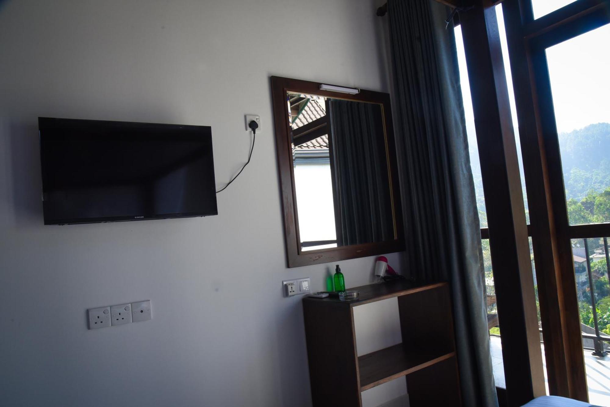 Ever Breeze Ella Hotel Экстерьер фото